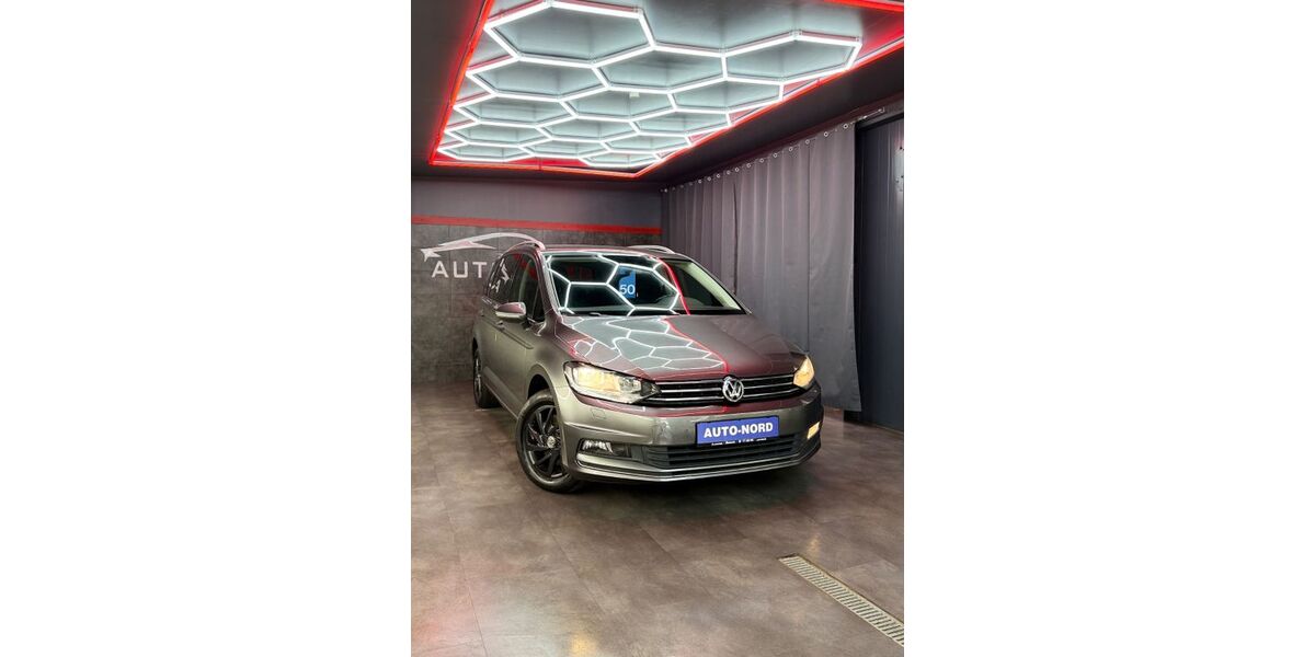 VW Touran 149.904 km 16.990 &euro; Husum 25813