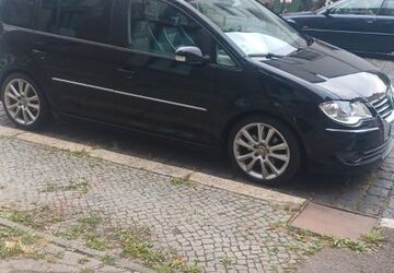 VW Touran 243.000 km 5.500 &euro; Eggebek 24852