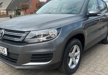 VW Tiguan 141.000 km 11.990 &euro; Tielen 24803